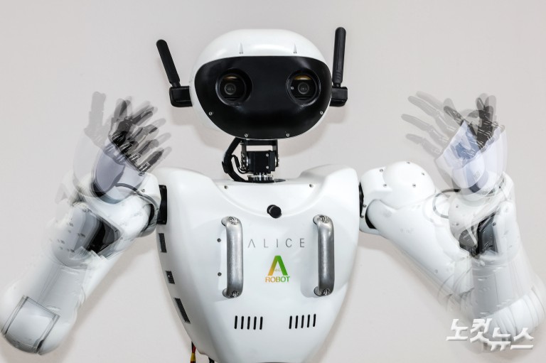 생각을 넘어 움직인다…'피지컬AI'가 여는 2026