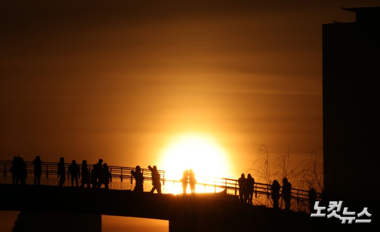 뜨겁에 떠오르는 2026년 첫 태양