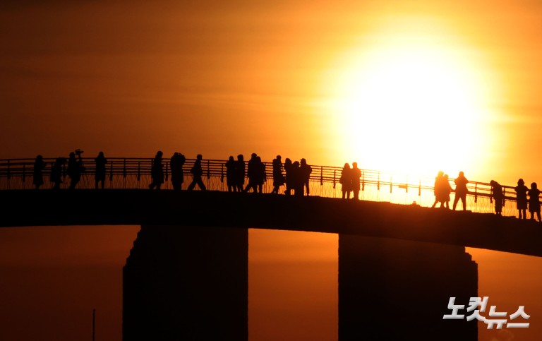 뜨겁에 떠오르는 2026년 첫 태양