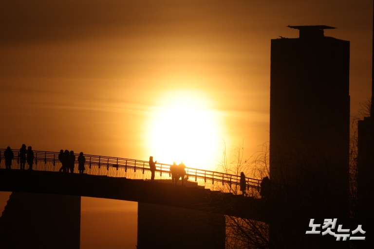 뜨겁에 떠오르는 2026년 첫 태양