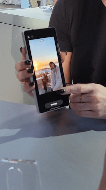 간단한 클릭만으로 제거하거나 사진에서 이미지를 제거할 수 있다  조태임기자