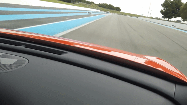 제네시스 GV60 마그마로 폴 리카르 서킷을 달리는 모습. 박성완 기자