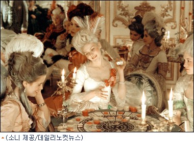 ''마리 앙투아네트'' 18세기 화려한 프랑스 황실 배경 - 노컷뉴스