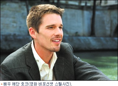 에단 호크 ''1인 3역'' "바쁘다 바빠" - 노컷뉴스