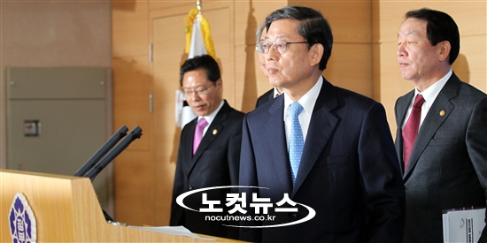 참석하는 김황식 총리