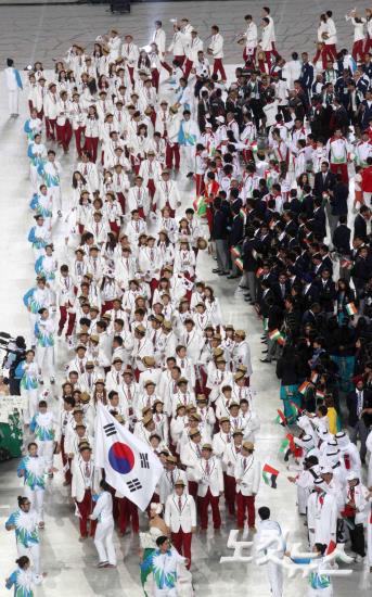 입장하는 대한민국 선수단 노컷뉴스