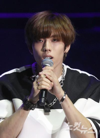질의응답 시간 갖는 인피니트 동우 - 노컷뉴스