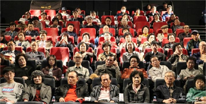 영화 '바울'의 대전지역 시사회 참석자들의 모습.