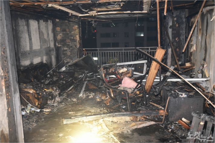 대전시 월평동의 한 아파트 9층에서 불이 났다. (사진=대전시소방본부 제공)
