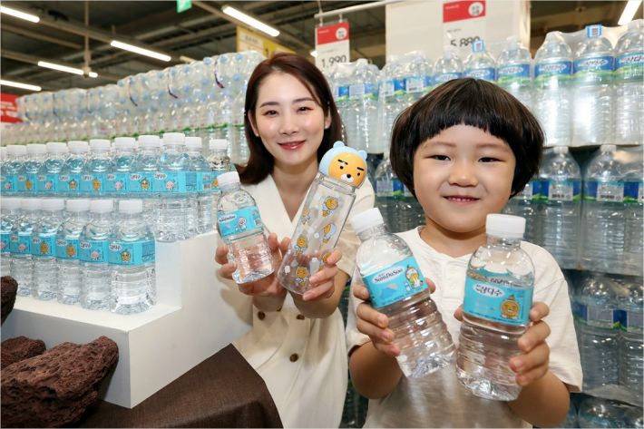 제주삼다수 카카오프렌즈 제주 에디션. (사진=제주도개발공사 제공)