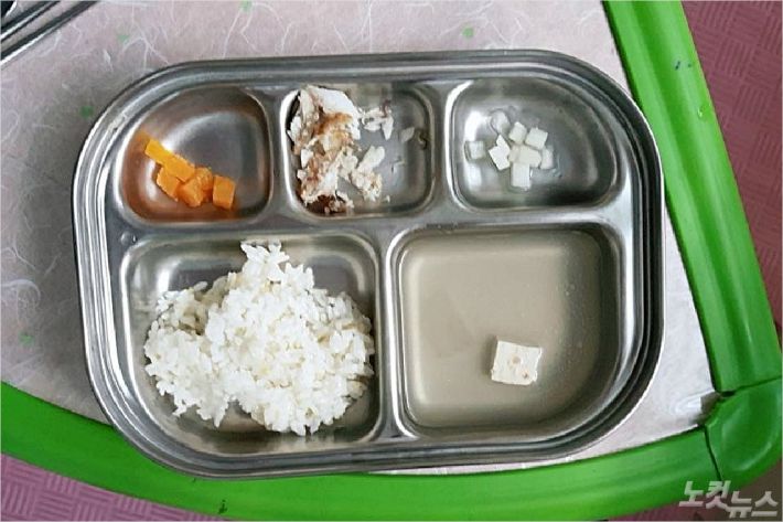 제주시 한 민간 어린이집에 나온 급식(사진=제주평등보육노동조합 제공)