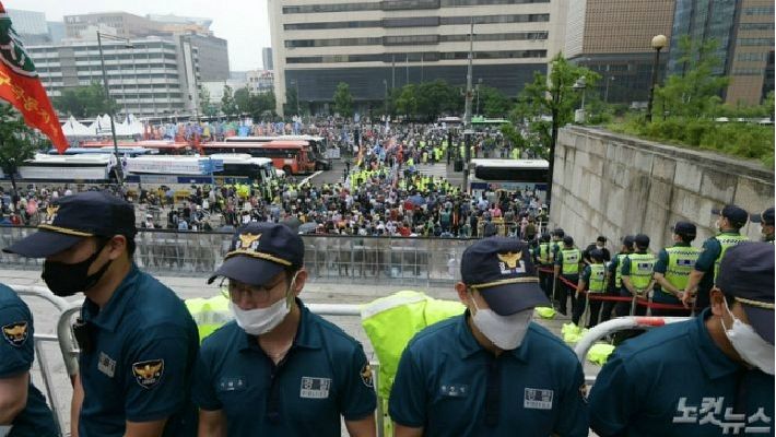 광복절 집회 지원 경남 경찰 121명 모두 '음성'…안도의 한숨 - 노컷뉴스