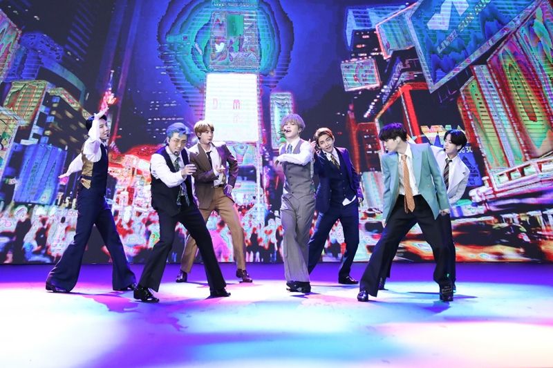 방탄소년단은 영어로 된 신곡 '다이너마이트' 첫 무대를 '2020 MTV 비디오 뮤직 어워드'에서 공개했다. (사진=빅히트엔터테인먼트 제공)