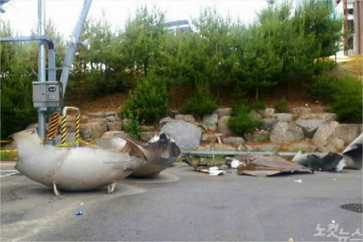 지난해 5월 발생한 수소탱크 폭발로 떨어져 나간 잔해 일부가 검게 그을려 있는 모습. (사진=유선희 기자/자료사진)