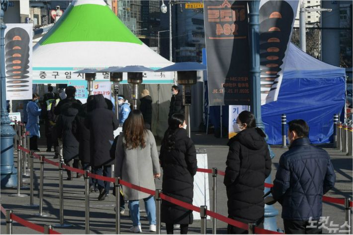 [2020 대구 그리고 코로나]끝나지 않은 싸움… "연대와 배려 필요한 때"
