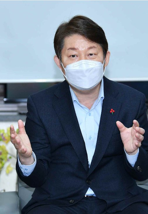 권영진 대구시장 "신천지 상대 1천억원 민사소송 그대로 진행"