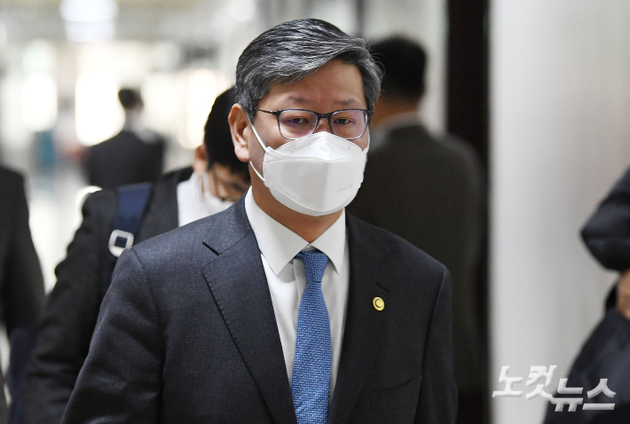 경찰, '택시기사 폭행 무마' 이용구 차관 사건 이달 중 마무리 ...