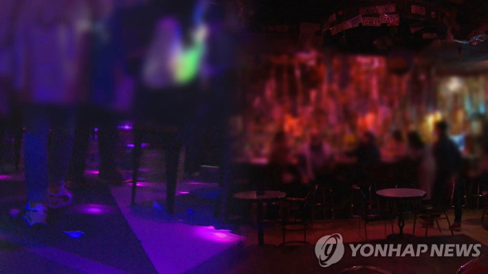 부산에서는 해운대, 서면일대 유흥·감성주점발 코로나19가 n차 감염으로 퍼지는 등 확산세가 심상치 않은 상황이다.
연합뉴스