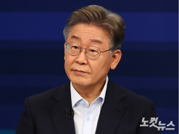 지난 5일 서울 마포구 JTBC 스튜디오에서 열린 합동 TV 토론에 참여한 이재명 더불어민주당 대선 예비후보. 국회사진취재단 