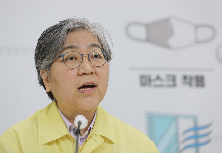 정은경 질병관리청장이 코로나19 현황 등에 관한 브리핑을 하고 있다. 연합뉴스