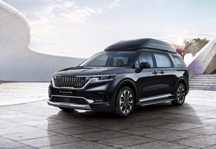 기아 카니발 하이리무진 4인승 모델. 기아 제공