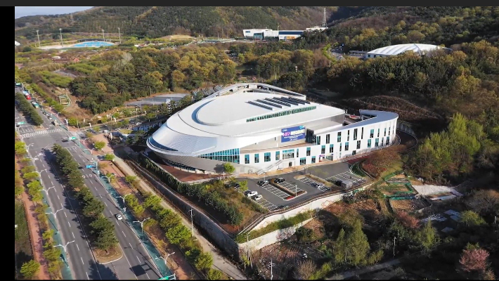 대구 수성구 접종센터로 운영 중인 대구육상진흥센터.대구수성구청 제공