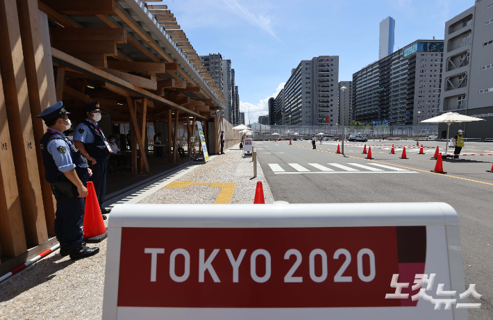 2020 도쿄올림픽 개막을 일주일 앞둔 16일 일본 도쿄 하루미 지역 올림픽선수촌 입구의 모습. 도쿄=올림픽사진공동취재단