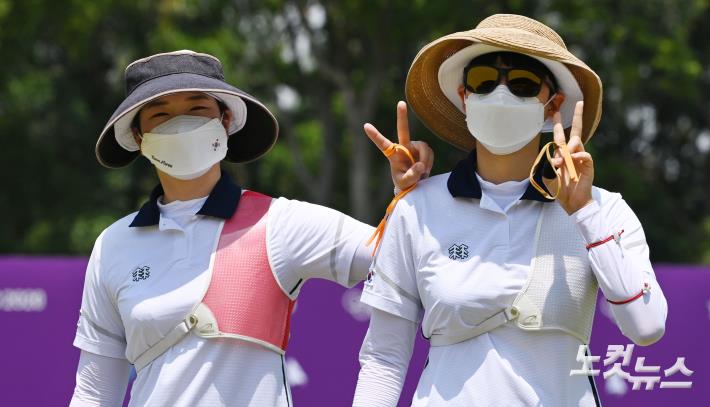 양궁 강채영-안산, 금빛 미소