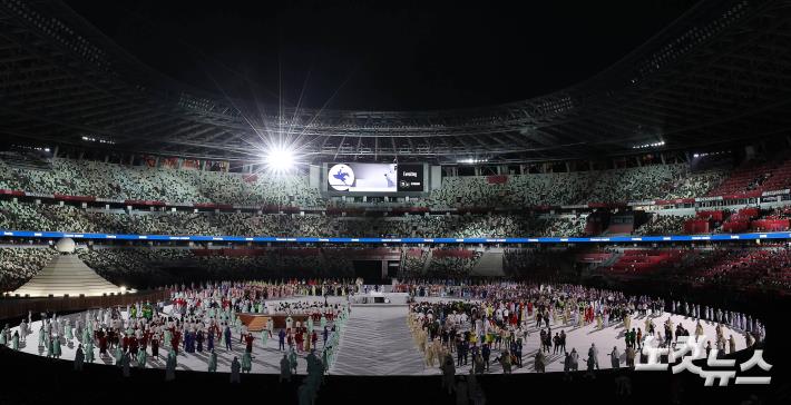 픽토그램 공연 펼쳐진 도쿄올림픽 개막식