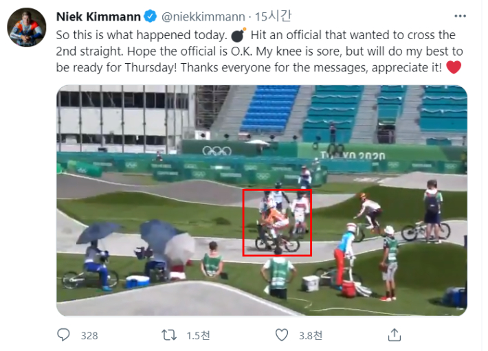니에크 킴만이 자신의 트위터에 올린 사고 장면. 빠른 속도로 트랙을 통과하던 킴만은 트랙을 건너려던 관계자와 충돌했다. 니에크 킴만 트위터 캡처
