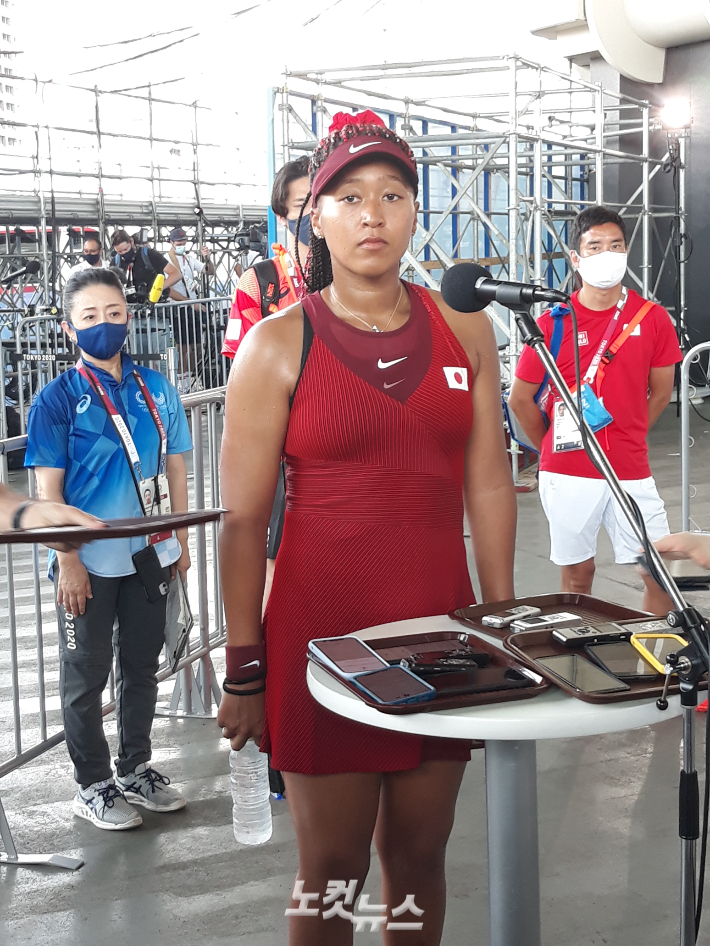일본 여자 테니스 스타 오사카 나오미도 도쿄올림픽 단식 3회전에서 충격의 완패를 안았다. 노컷뉴스