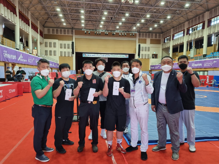 제50회 전국소년체육대회에 참가한 전라북도 레슬링 선수단. 전북교육청 제공