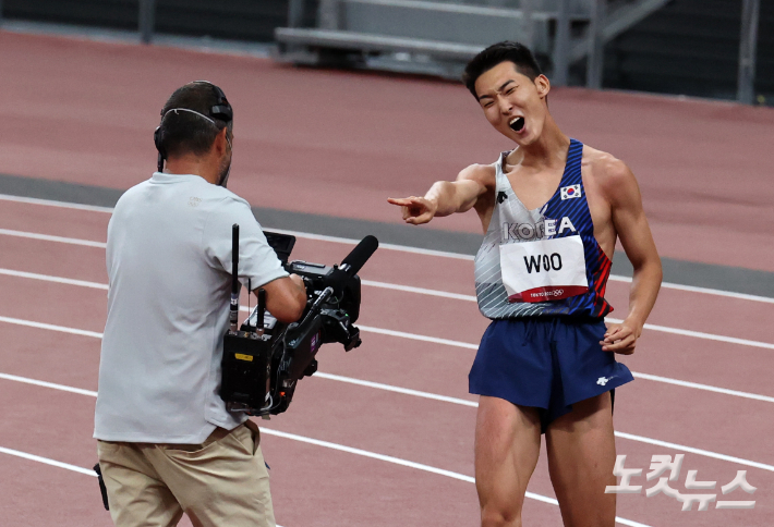 한국 육상 남자 높이뛰기의 우상혁. 올림픽사진공동취재단