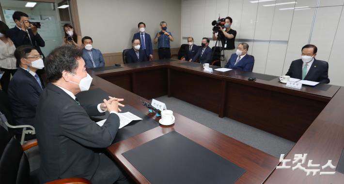 한국교회총연합 방문, 인사말하는 이낙연 민주당 대선 예비후보