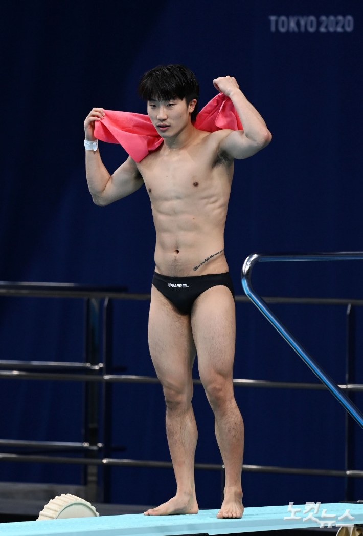 다이빙 국가대표 우하람이 22일 일본 도쿄 아쿠아틱스센터에서 훈련을 하고 있다. 올림픽사진공동취재단
