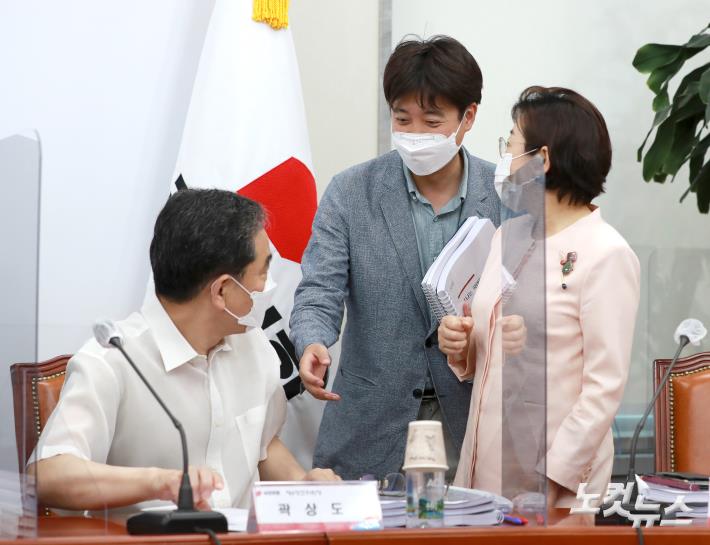 인사하는 이준석-곽상도-김정재