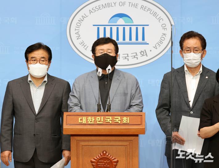 한미연합군사훈련 조건부 연기 촉구하는 이병훈-설훈-유기홍