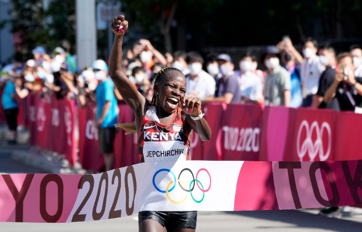 도쿄올림픽 여자 마라톤 금메달을 차지한 케냐의 페레스 제프치르치르. 연합뉴스