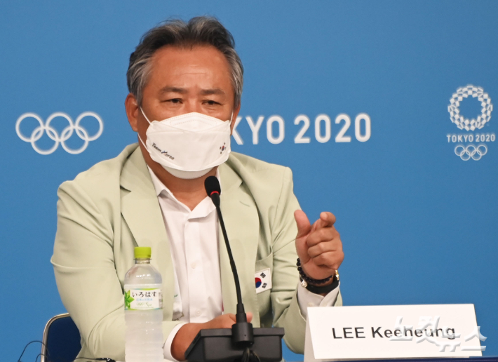 이기흥 대한체육회장이 8일 도쿄 메인프레스센터(MPC)에서 열린 2020도쿄올림픽 대회 결산 기자회견서 발언하고 있다. 올림픽사진공동취재단