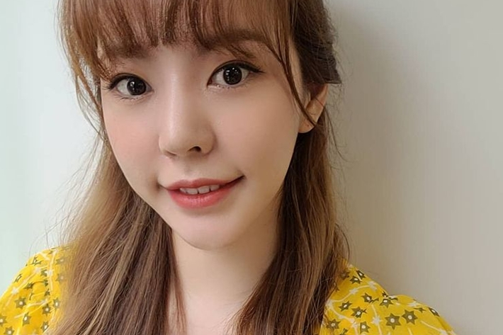 소녀시대 써니가 새 웹 예능 '전설의 연습생'으로 단독 MC에 도전한다. 써니 인스타그램