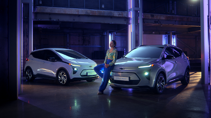 버추얼 모델 '로지' 만난 쉐보레 '볼트EUV·EV'. 한국지엠 제공