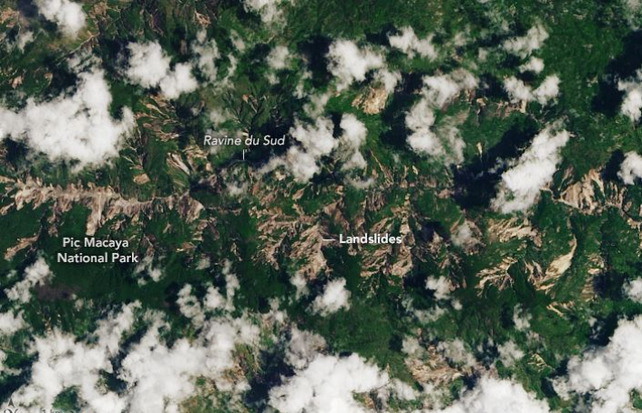 지진 발생후 지난 14일에 찍힌 픽 마카야 국립공원. NASA 제공