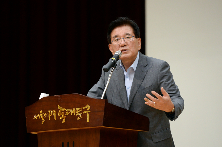 발언하는 유덕열 동대문구청장. 연합뉴스