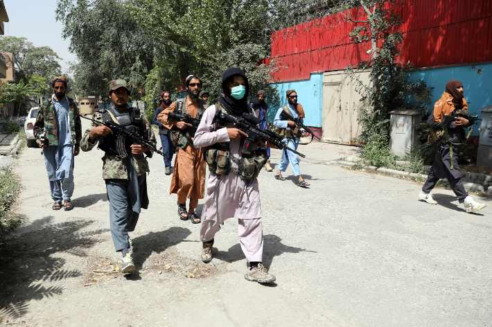 아프간 카불 시내의 탈레반 대원들. 연합뉴스