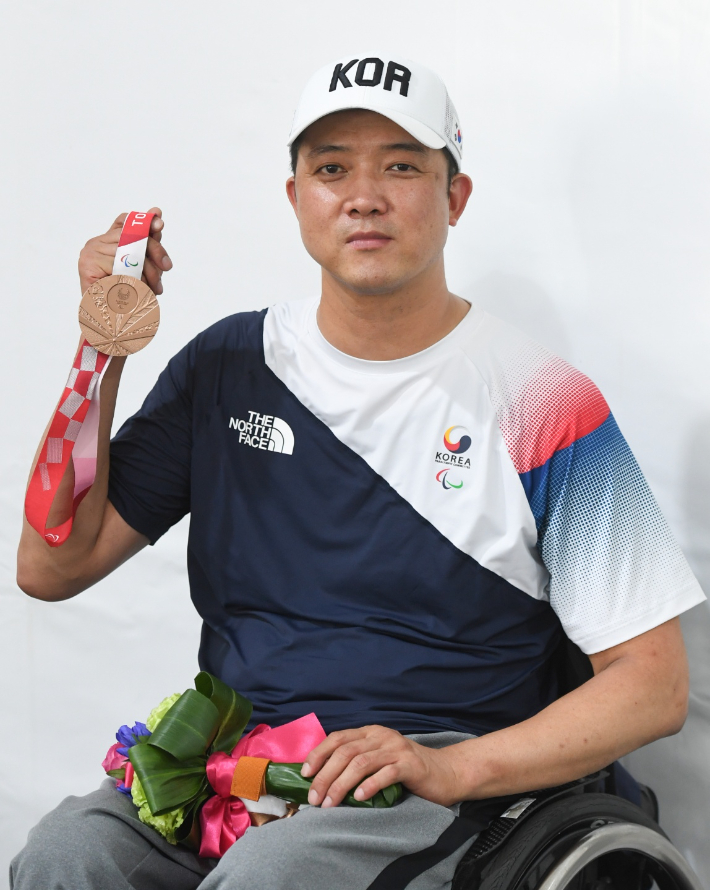 개인 첫 패럴림픽 메달을 획득한 사격 국가대표 박진호. 대한장애인체육회 제공