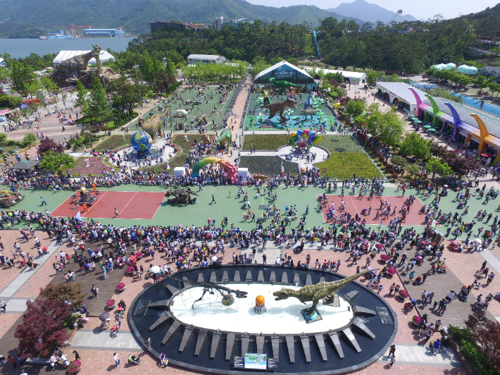 경남고성공룡세계엑스포가 10월 1일부터 11월 7일까지 당항포관광지 일원에서 열린다. 경남 고성군청 제공