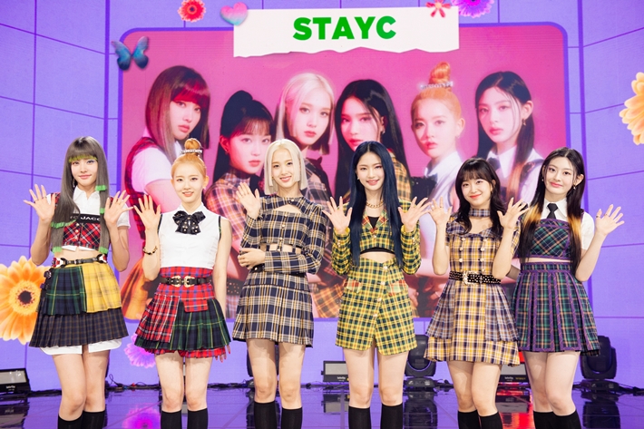6일 오후 4시, 6인조 여성 아이돌 그룹 스테이씨의 미니 1집 '스테레오타입' 발매 온라인 쇼케이스가 열렸다. 하이업엔터테인먼트 제공