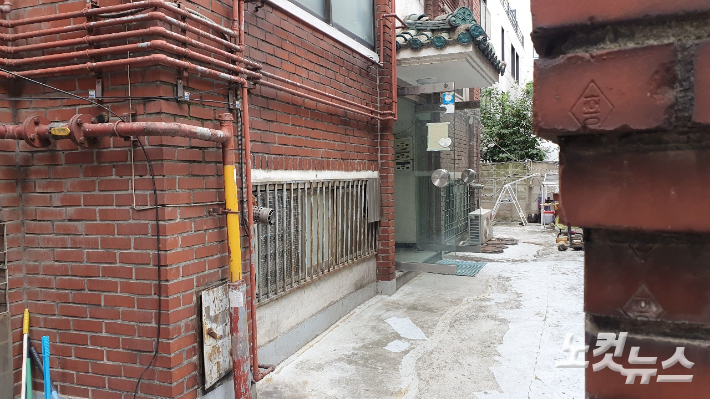 신상공개가 된 성범죄 전과자 주거지가 있는 서울의 한 빌라. 사진 허지원 기자