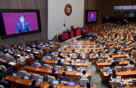 국회 본회의, 민주당 윤호중 원내대표 교섭단체대표연설