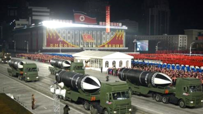 지난 1월 북한 평양에서 열린 당 제8차 대회 기념 열병식. 연합뉴스